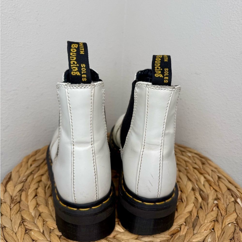 Dr. Martens Boot Quad White 2976 Smooth Leather Platform Chelsea Boots wmn sz 6 - Picture 7 of 7